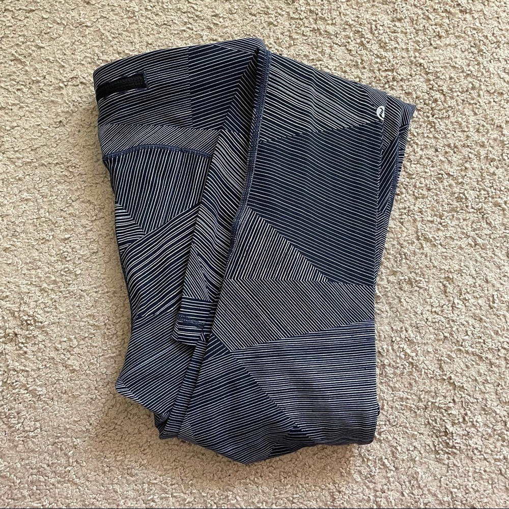 Lululemon Navy White Striped Swift Speed High Rose Tight 28” - Size 6